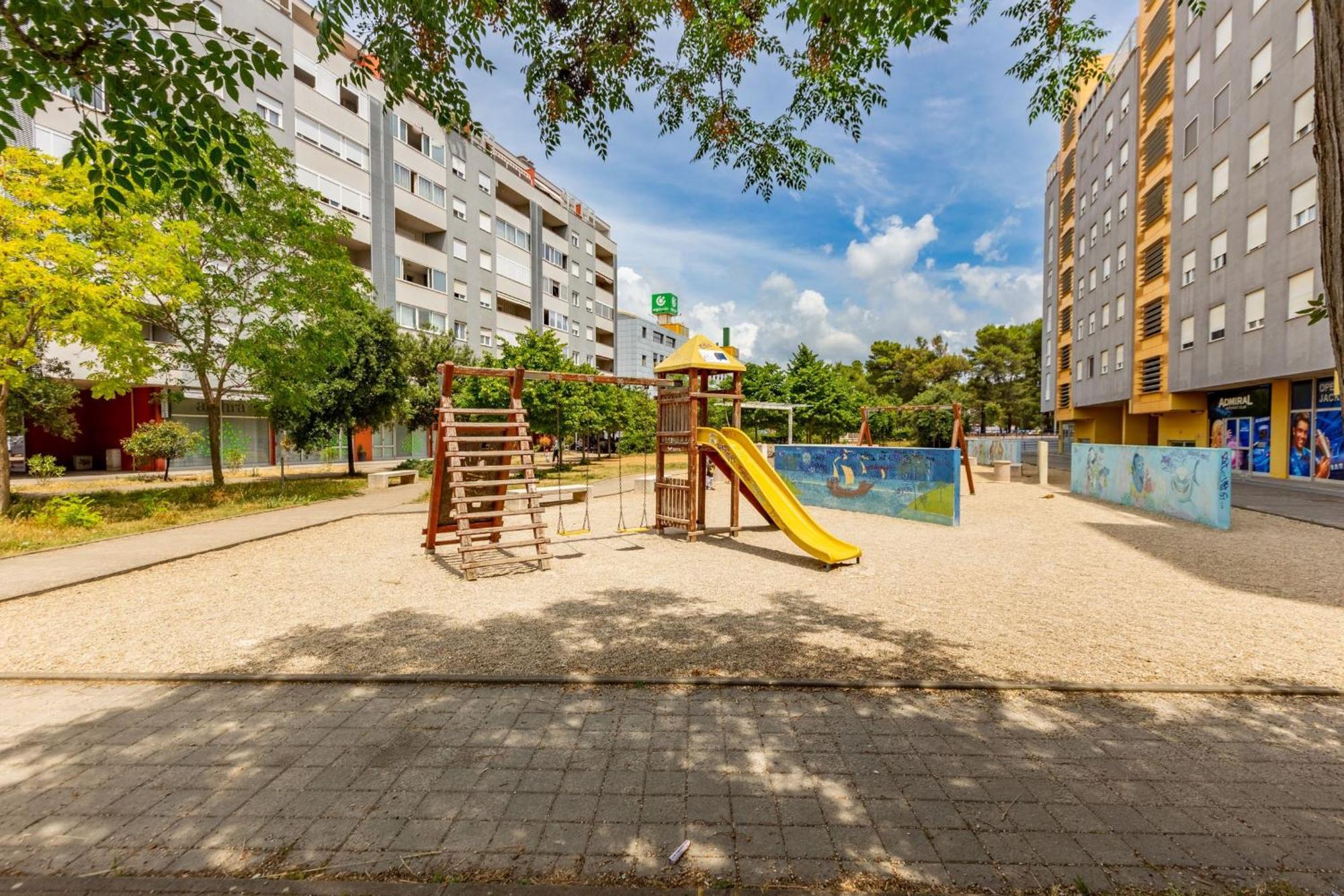Amarena Studio With Parking Zadar Exteriör bild